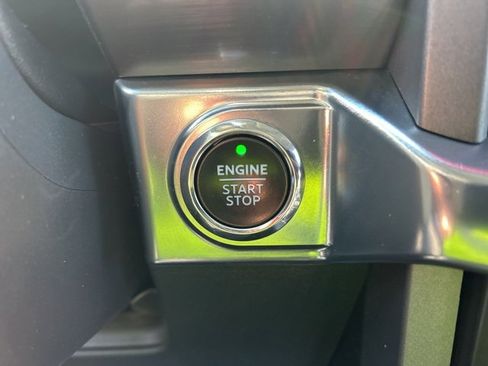 Used 2022 Ford F150 Lariat w/ Equipment Group 502A High image 22