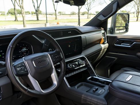 Used 2024 GMC Sierra 3500 Denali w/ Denali Reserve Package image 16