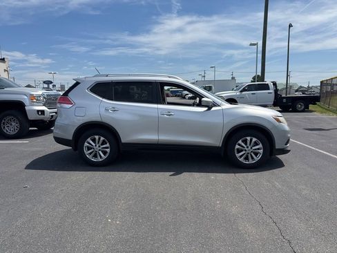 Used 2015 Nissan Rogue SV AWD/4WD image 4