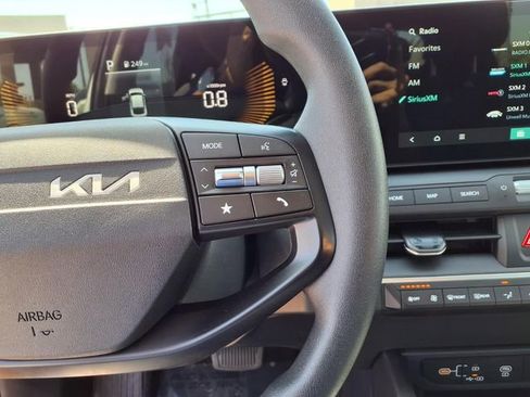 Used 2025 Kia K4 LXS image 17