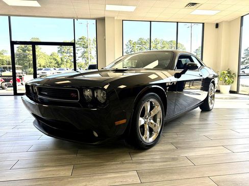 Used 2013 Dodge Challenger R/T Plus image 3