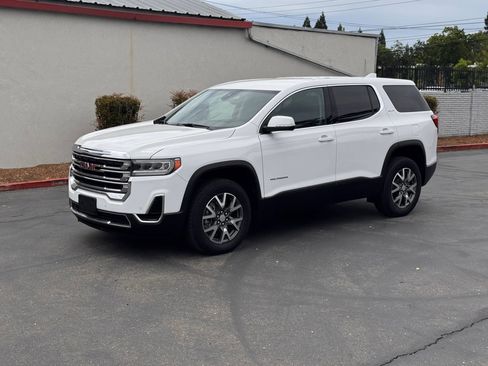 Used 2022 GMC Acadia SLE FWD image 2