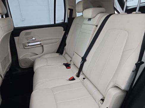 Used 2020 Mercedes-Benz GLB 250 image 14