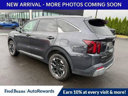 Used 2025 Kia Sorento S AWD/4WD image 5