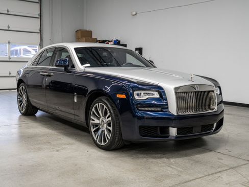 Used 2020 Rolls-Royce Ghost RWD image 3