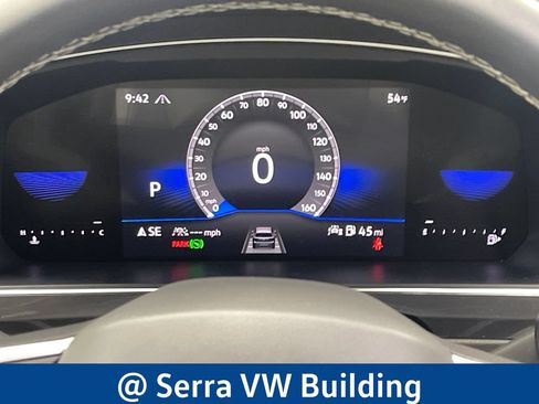 Certified 2024 Volkswagen Tiguan SE w/ Panoramic Sunroof Package AWD/4WD image 24
