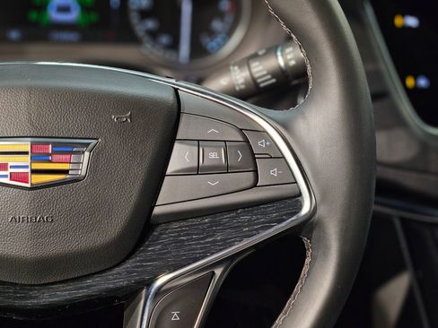 Used 2025 Cadillac XT5 Premium Luxury image 30