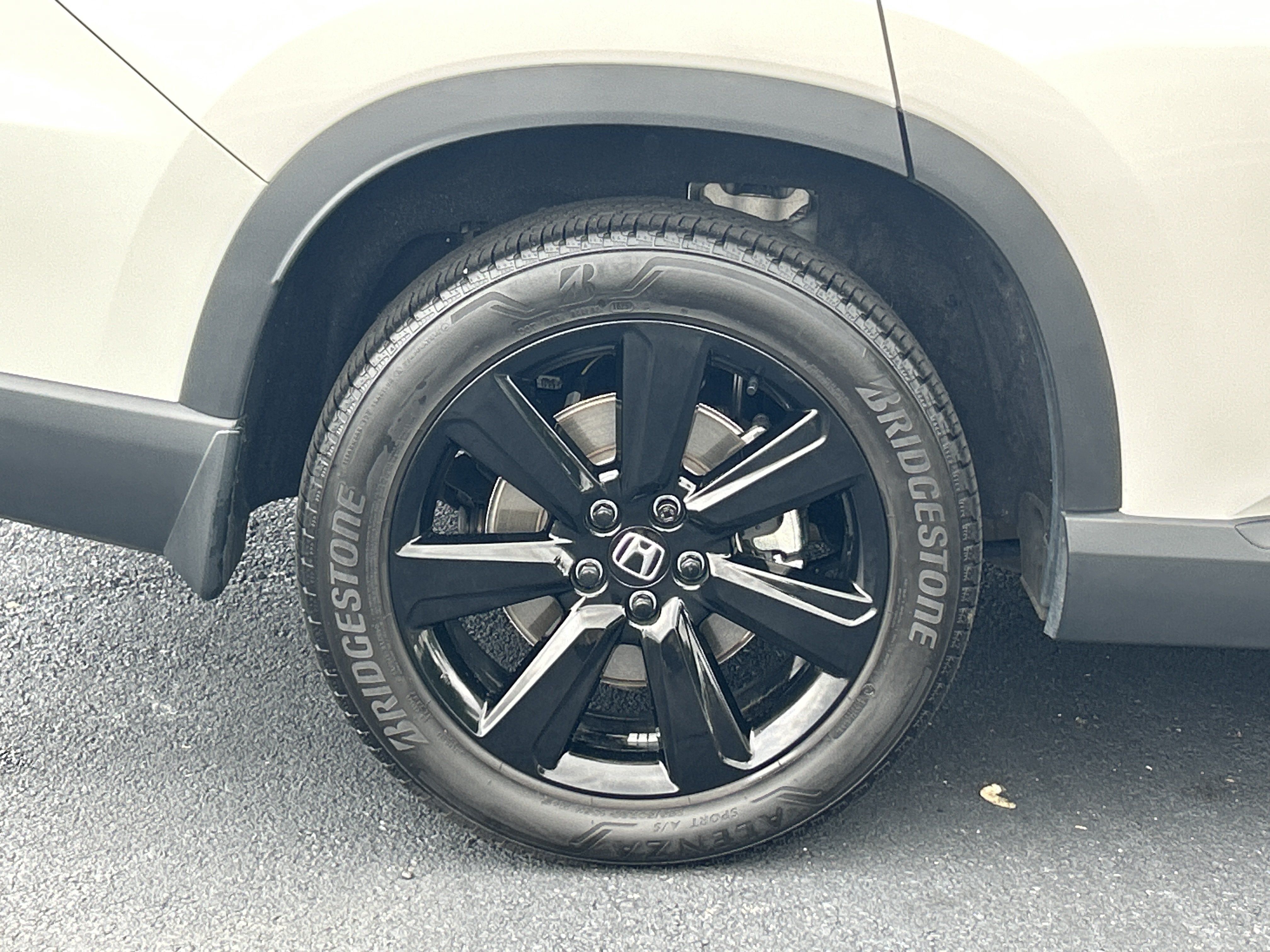 Certified 2025 Honda Pilot Black Edition image 34