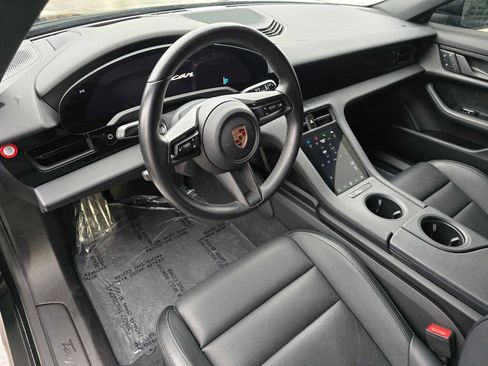 Used 2022 Porsche Taycan 4 Cross Turismo image 2