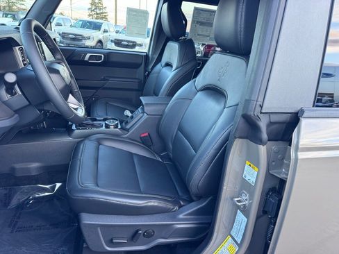 New 2025 Ford Bronco Badlands image 19