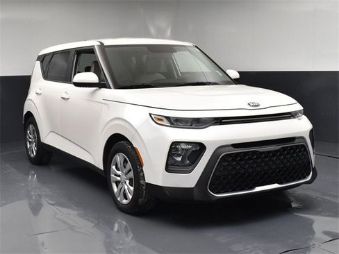 Certified 2021 Kia Soul LX image 2