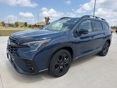 Used 2023 Subaru Ascent Onyx Edition Limited AWD/4WD image 2