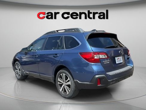 Used 2019 Subaru Outback 2.5i Limited AWD/4WD image 3