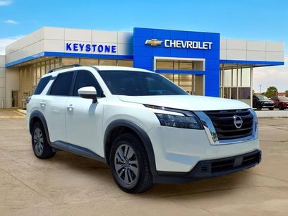 Used 2024 Nissan Pathfinder SV
