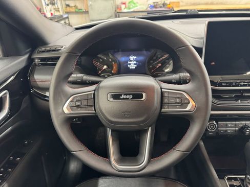 Used 2024 Jeep Compass Trailhawk AWD/4WD image 19