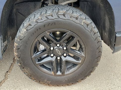 Used 2020 Chevrolet Silverado 1500 LT Trail Boss image 7