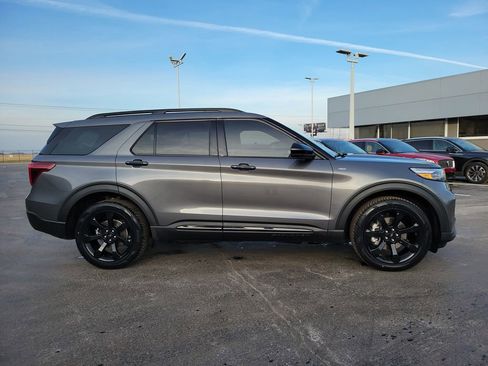 Certified 2023 Ford Explorer ST-Line w/ Class IV Trailer Tow Package image 3