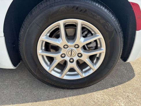 Used 2025 Chrysler Pacifica Select image 33