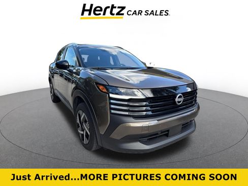Used 2026 Nissan Kicks SV w/ Cold Weather Package FWD image 1