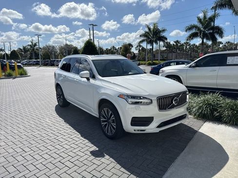 Used 2021 Volvo XC90 T6 Momentum w/ Protection Package Premier image 7