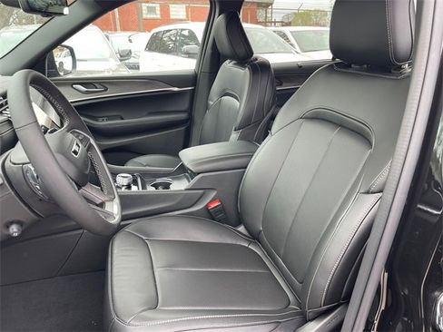 New 2024 Jeep Grand Cherokee L Limited w/ Luxury Tech Group II image 10