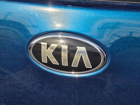 Used 2019 Kia Niro LX image 14