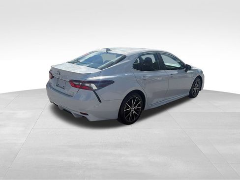 Used 2023 Toyota Camry SE w/ Cold Weather Package FWD image 6