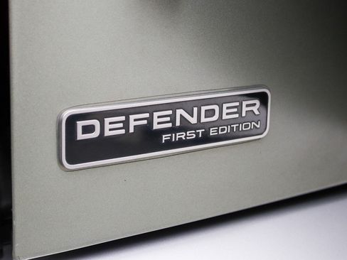 Used 2021 Land Rover Defender 90 First Edition AWD/4WD image 32
