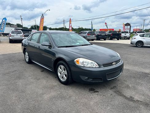 Used 2010 Chevrolet Impala LT w/ Luxury Edition Package FWD image 3
