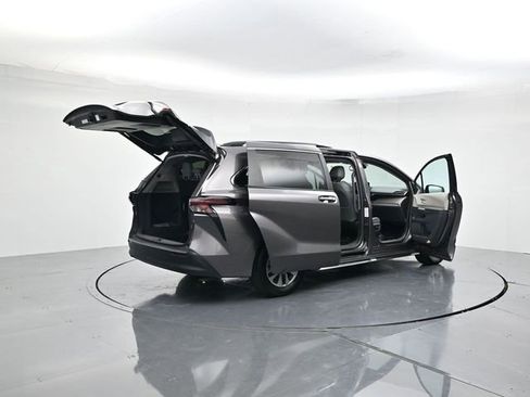 Used 2024 Toyota Sienna XLE image 48