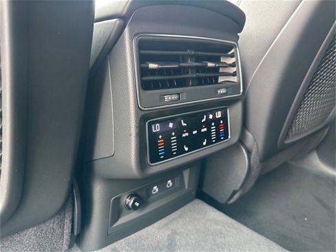 New 2025 Audi Q8 Premium Plus image 12