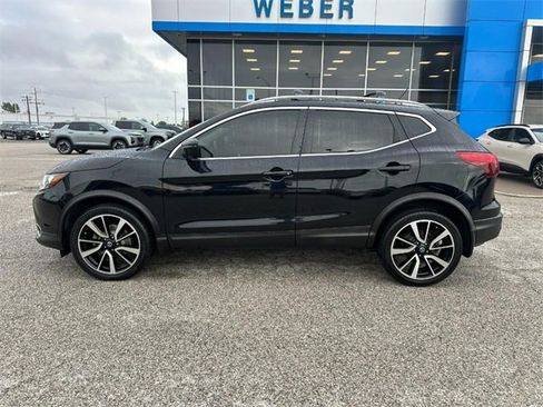 Used 2019 Nissan Rogue Sport SL image 2
