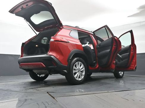 Certified 2022 Toyota Corolla Cross LE w/ Moonroof Package AWD/4WD image 52