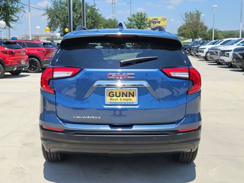 Certified 2024 GMC Terrain SLE w/ Driver Convenience Package FWD image 4