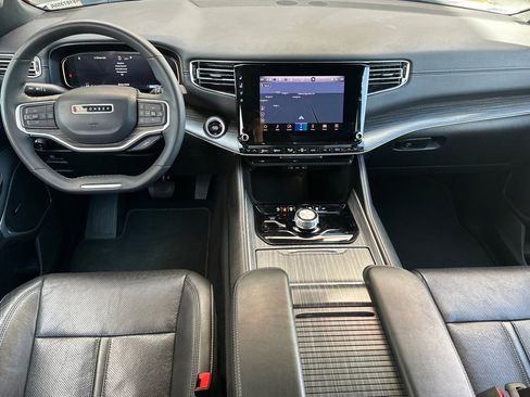 Used 2024 Jeep Wagoneer L Series II w/ Flexible Seating Group image 13