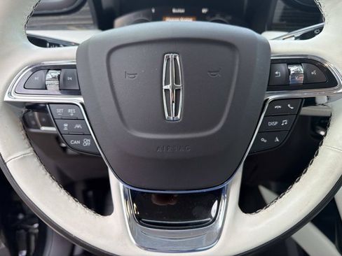 Certified 2022 Lincoln Nautilus Black Label AWD/4WD image 27