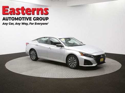 Used 2024 Nissan Altima 2.5 SV image 46