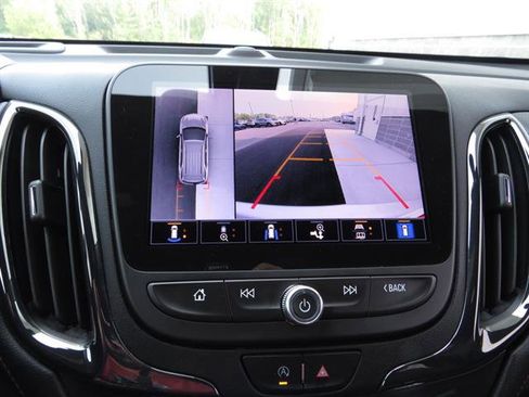 Used 2022 Chevrolet Equinox RS w/ Infotainment Package image 26