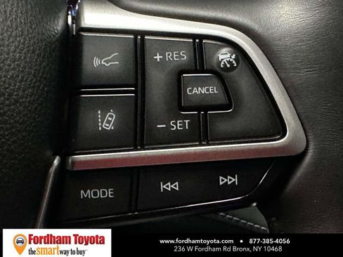 Used 2022 Toyota Highlander XLE AWD/4WD image 34