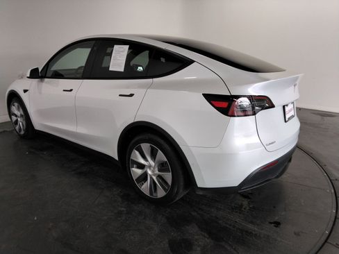 Used 2023 Tesla Model Y Long Range image 7
