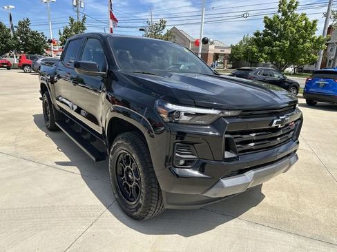 Used 2025 Chevrolet Colorado Z71 w/ Z71 Convenience Package 2 AWD/4WD image 11