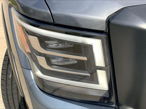 Used 2022 Nissan Titan PRO-4X w/ Pro-4x Convenience Package AWD/4WD image 27