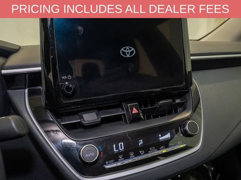 Used 2025 Toyota Corolla LE FWD image 12