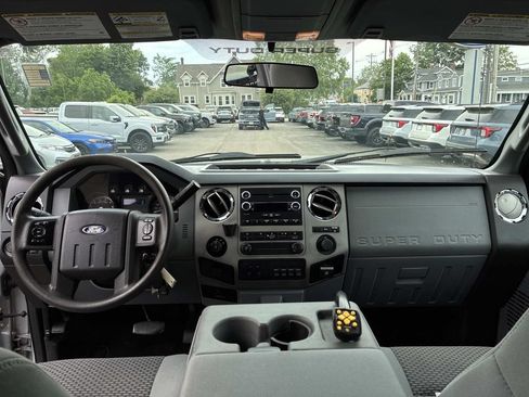 Used 2014 Ford F250 XLT w/ Snow Plow Prep Package AWD/4WD image 15