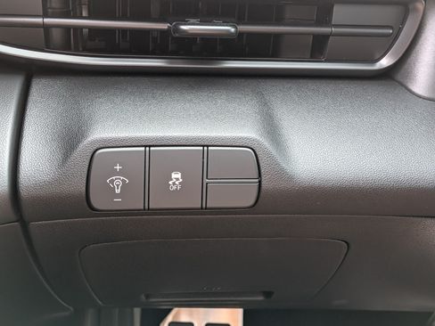 New 2026 Hyundai Elantra Limited FWD image 22