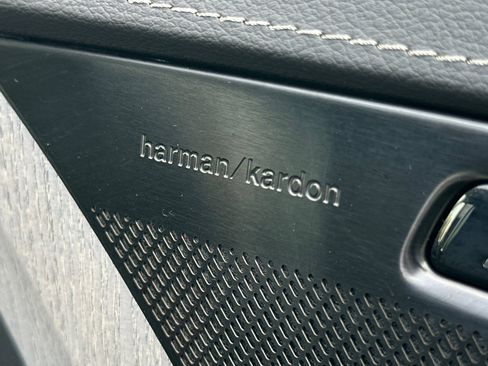 Certified 2025 Volvo XC90 T8 Ultra w/ Protection Package Premier image 20