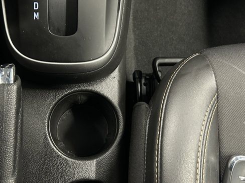 Used 2019 Chevrolet Trax LT w/ LT Convenience Package image 34