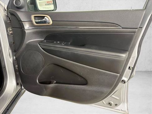 Used 2017 Jeep Grand Cherokee Limited AWD/4WD image 16