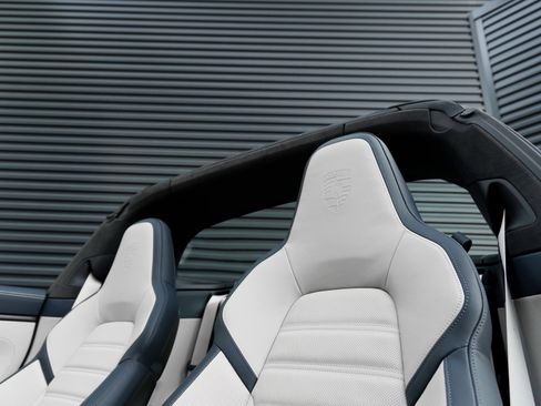 Certified 2026 Porsche 911 Targa 4 GTS image 19