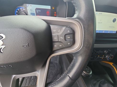 Used 2022 Ford Bronco Badlands image 26